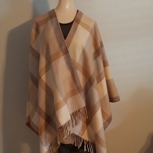 SALE ! V.FRAAS Plaid Wrap Poncho